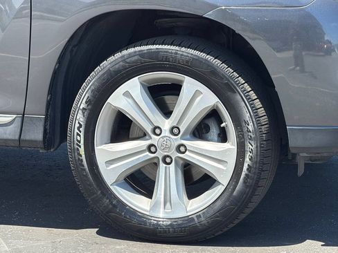 Used 2013 Toyota Highlander Limited FWD image 28