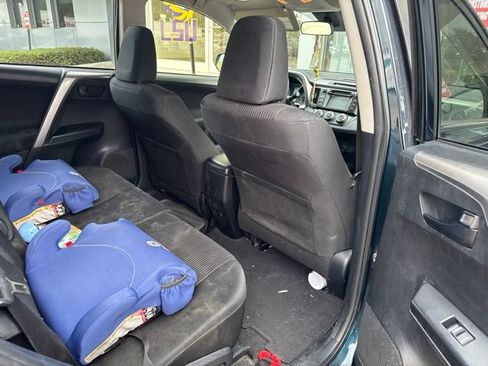 Used 2017 Toyota RAV4 LE FWD image 19