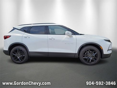 Used 2025 Chevrolet Blazer LT image 7