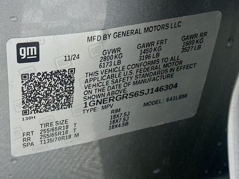 Used 2025 Chevrolet Traverse LT FWD image 12