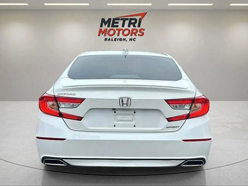 Used 2018 Honda Accord Sport image 6