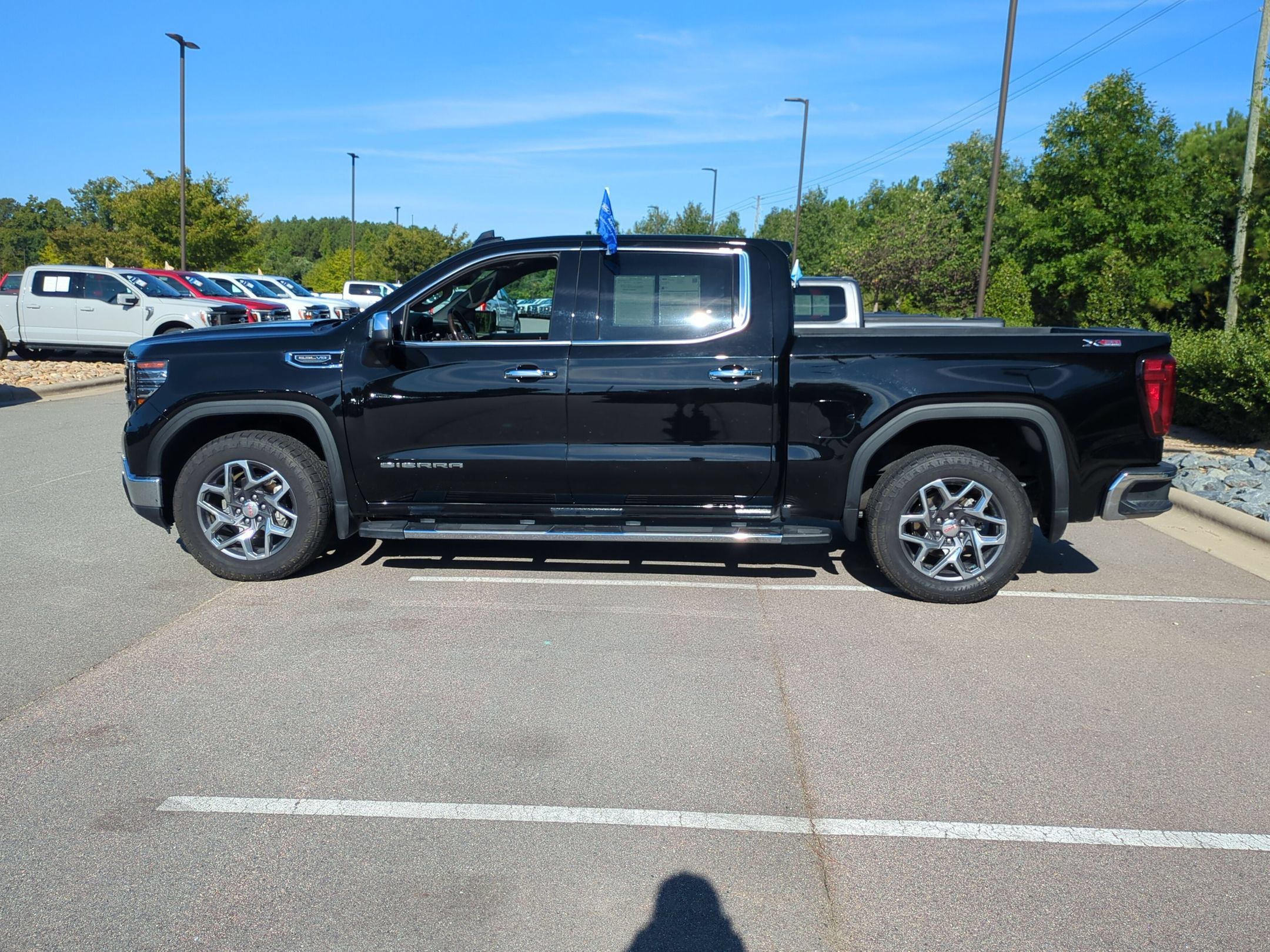 Used 2025 GMC Sierra 1500 SLT w/ SLT Premium Plus Package AWD/4WD image 7
