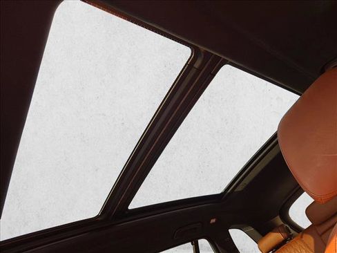 Used 2021 BMW X5 xDrive40i w/ M Sport Package image 16