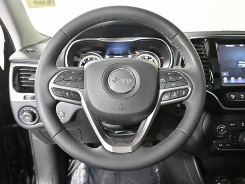 Used 2022 Jeep Cherokee Limited image 36