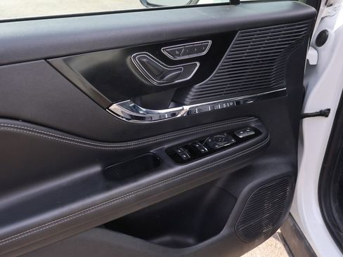 Used 2020 Lincoln Corsair FWD image 14