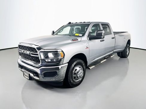 Used 2024 RAM 3500 Tradesman w/ Chrome Appearance Group image 3