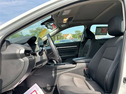 Certified 2023 Nissan Altima 2.5 SV w/ SV Premium Package image 11