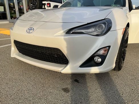 Used 2014 Scion FR-S image 23