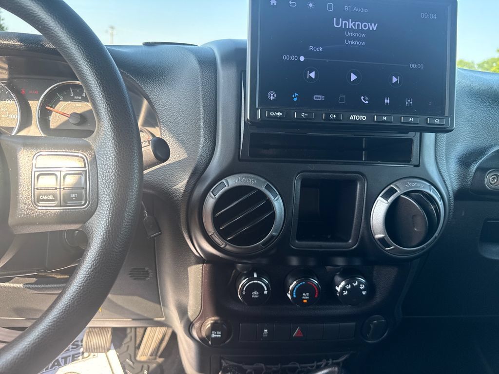 Used 2016 Jeep Wrangler Unlimited Sport AWD/4WD image 19