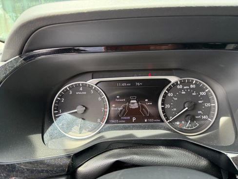 Used 2024 Nissan Pathfinder SV w/ SV Premium Package FWD image 20