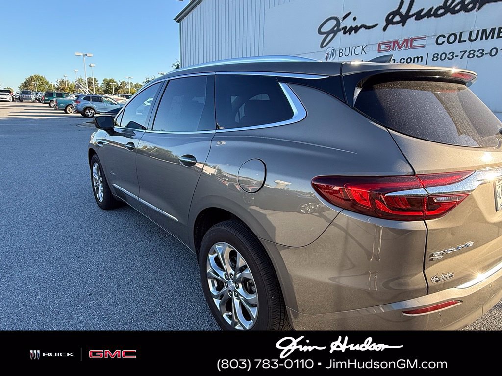 Used 2020 Buick Enclave Avenir w/ Avenir Technology Package AWD/4WD image 3