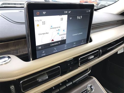 Used 2023 Lincoln Aviator Reserve image 16