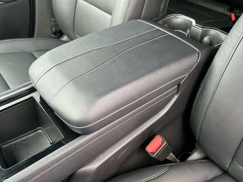 Used 2025 Chevrolet Traverse LT image 20