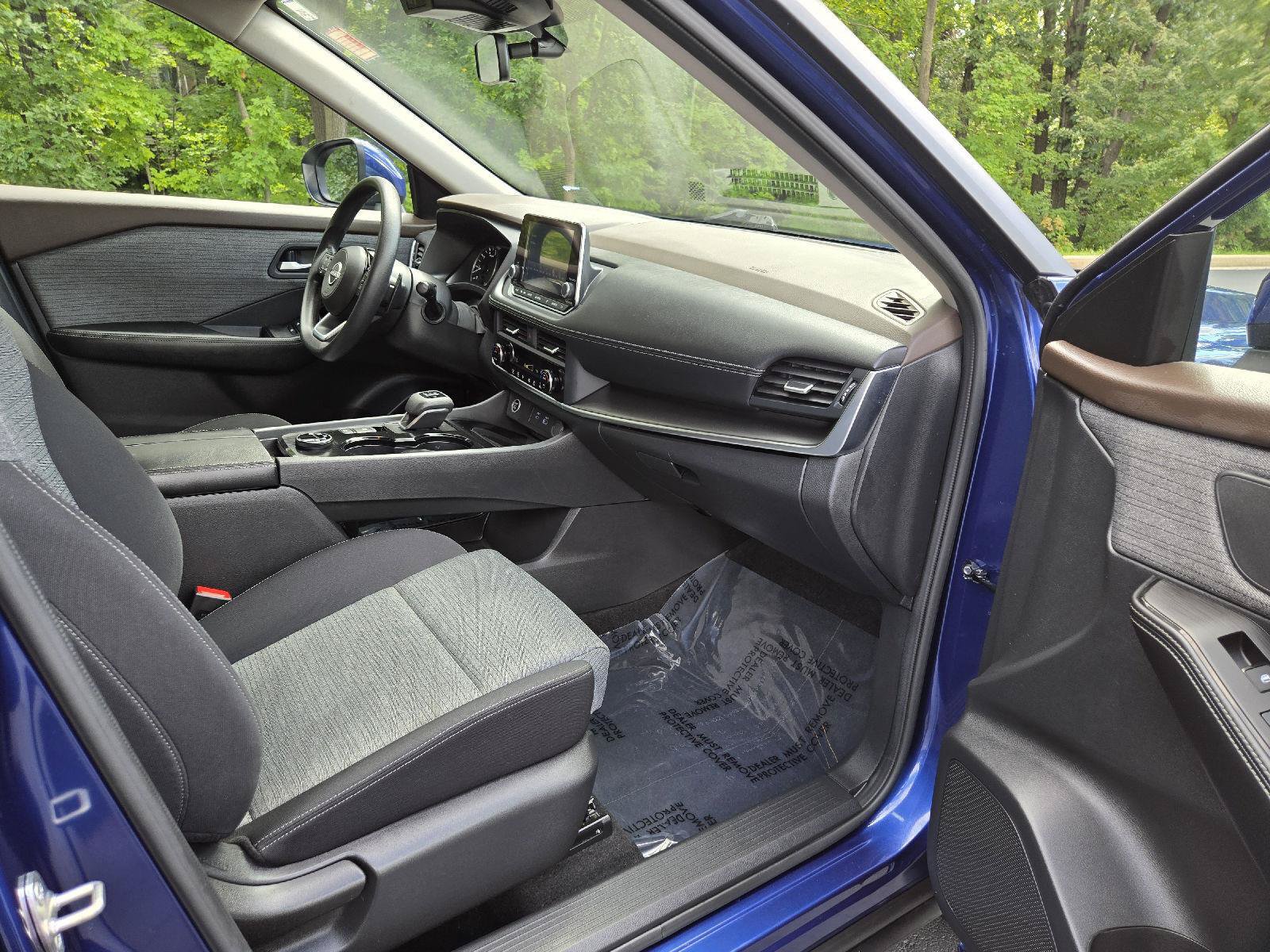 Used 2023 Nissan Rogue SV AWD/4WD image 21