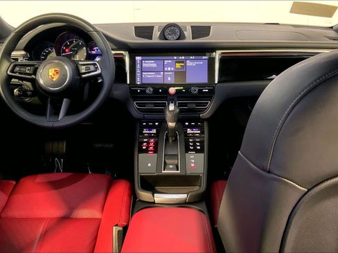 Used 2025 Porsche Macan image 14