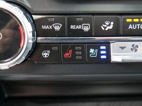 Used 2024 Ford F350 Platinum image 38