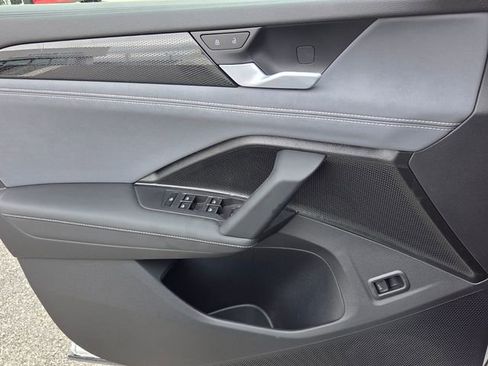 New 2026 Volkswagen Tiguan SE image 29