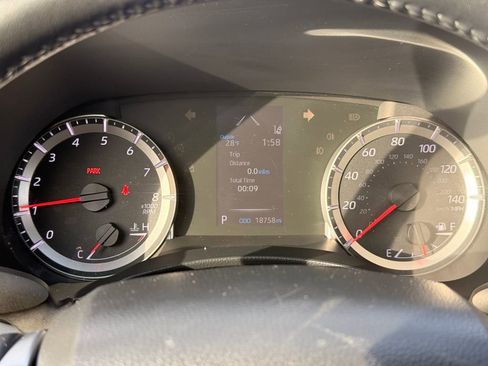 Used 2022 Toyota Highlander LE image 30