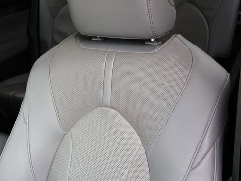 Used 2022 Toyota Highlander Limited image 23