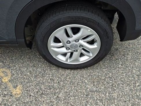 Certified 2026 Hyundai Venue SE FWD image 7