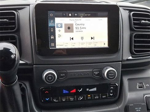 Used 2024 RAM ProMaster 2500 w/ Safety Group image 9