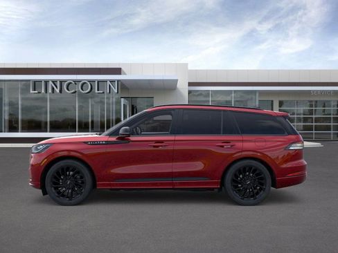 New 2026 Lincoln Aviator Reserve w/ Jet Appearance Package image 3