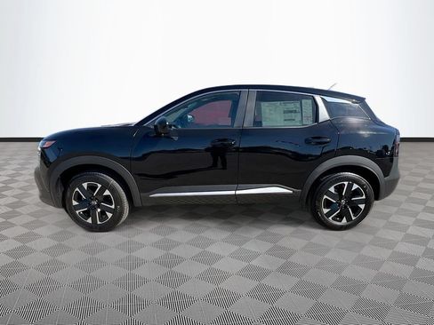 Used 2025 Nissan Kicks SV AWD/4WD image 4