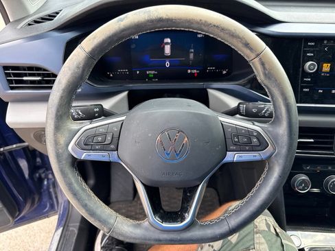 Used 2023 Volkswagen Taos SE FWD image 21