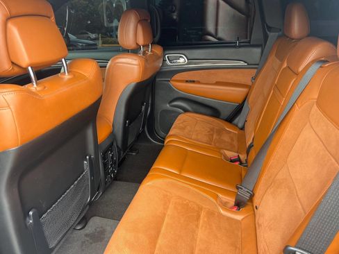 Used 2020 Jeep Grand Cherokee SRT image 9