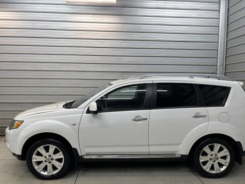 Used 2008 Mitsubishi Outlander SE FWD image 3