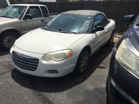 Used 2004 Chrysler Sebring GTC image 1