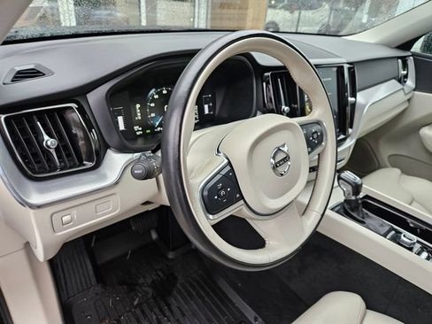 Used 2019 Volvo XC60 T5 Momentum w/ Advanced Package AWD/4WD image 19