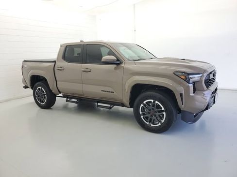 Used 2026 Toyota Tacoma TRD Sport RWD image 4