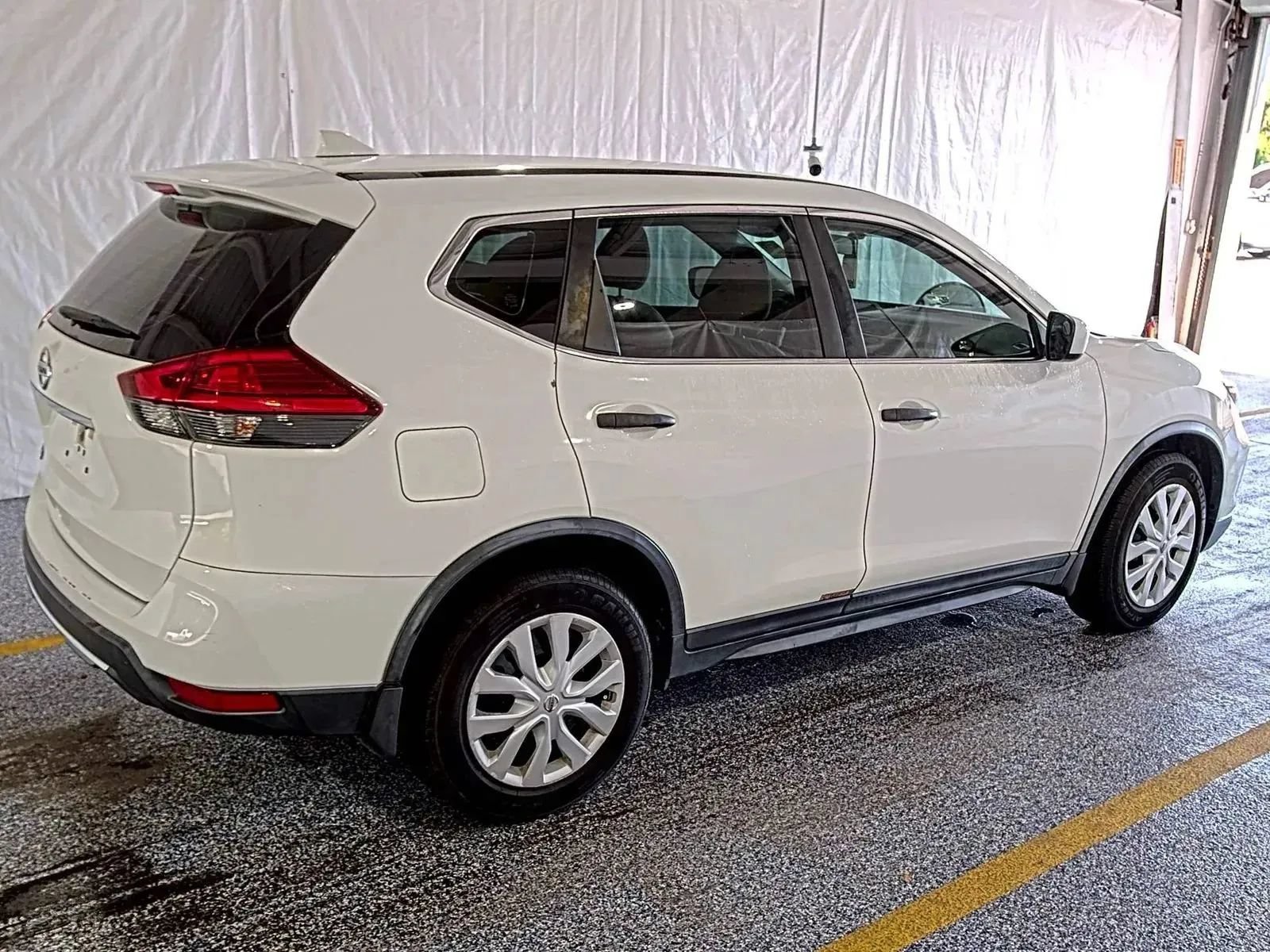 Used 2017 Nissan Rogue S FWD image 6