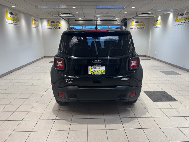 Used 2020 Jeep Renegade Latitude w/ Cold Weather Group AWD/4WD image 18