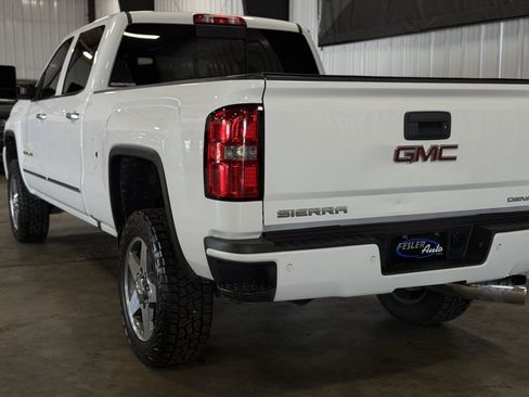 Used 2016 GMC Sierra 2500 Denali w/ Duramax Plus Package AWD/4WD image 12