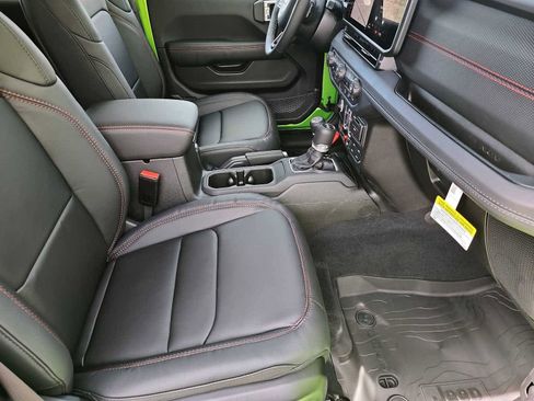 New 2026 Jeep Wrangler Unlimited Rubicon AWD/4WD image 26