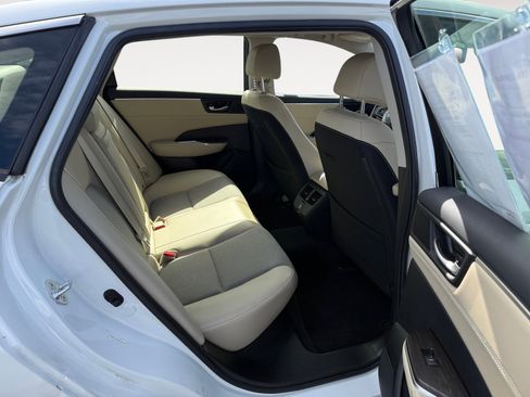 Certified 2018 Honda Clarity Plug-In Hybrid image 18