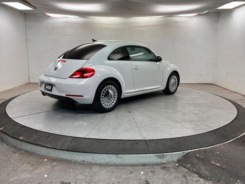 Used 2014 Volkswagen Beetle 1.8T image 5