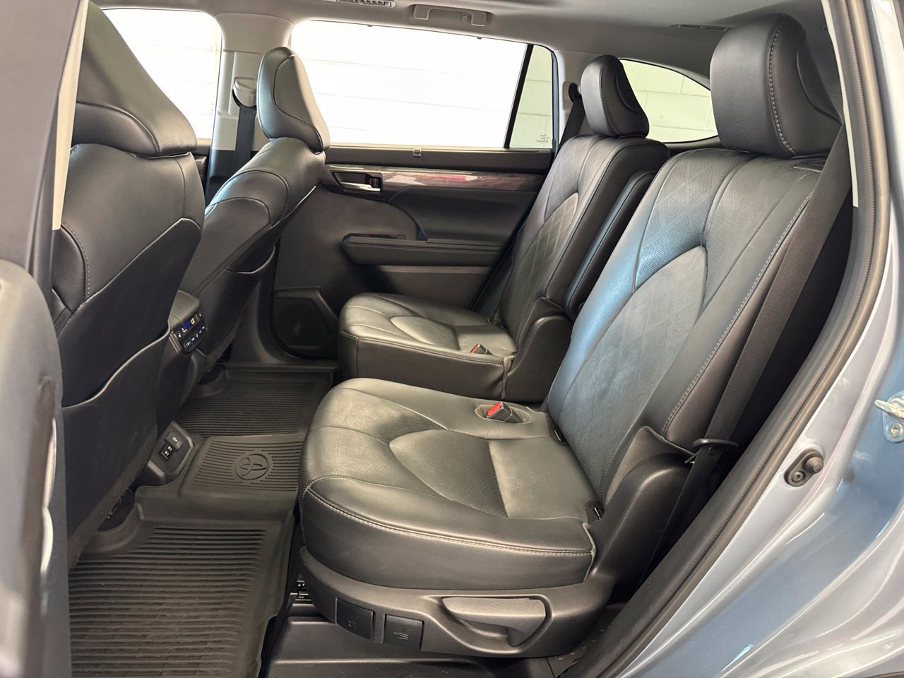 Certified 2021 Toyota Highlander Platinum AWD/4WD image 39