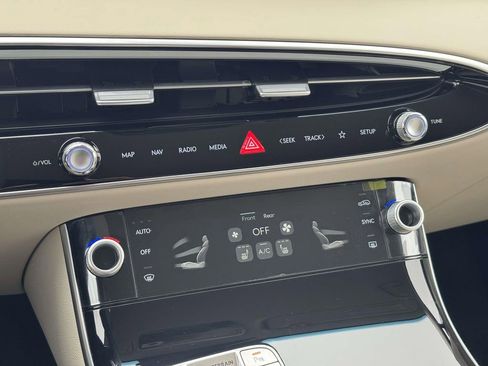 New 2026 Genesis GV70 2.5T image 17