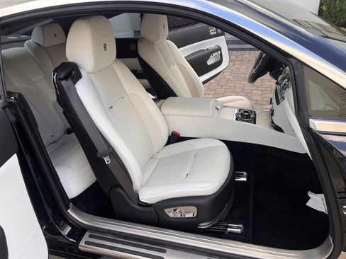 Used 2019 Rolls-Royce Wraith image 26