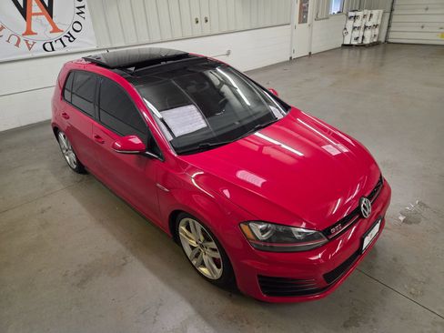 Used 2016 Volkswagen GTI Autobahn w/ Lighting Package (SEL) FWD image 11