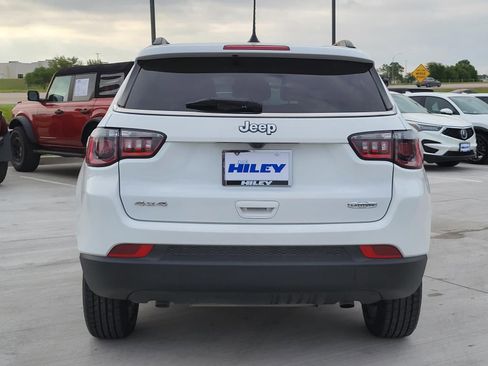 Used 2023 Jeep Compass Latitude w/ Convenience Group AWD/4WD image 4