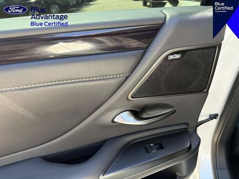 Used 2021 Lexus ES 300h w/ Luxury Package FWD image 11