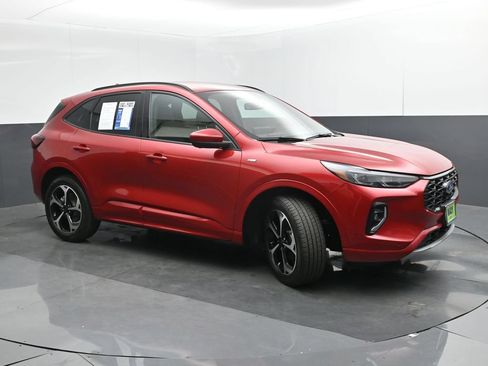 Certified 2023 Ford Escape ST-Line Elite AWD/4WD image 33