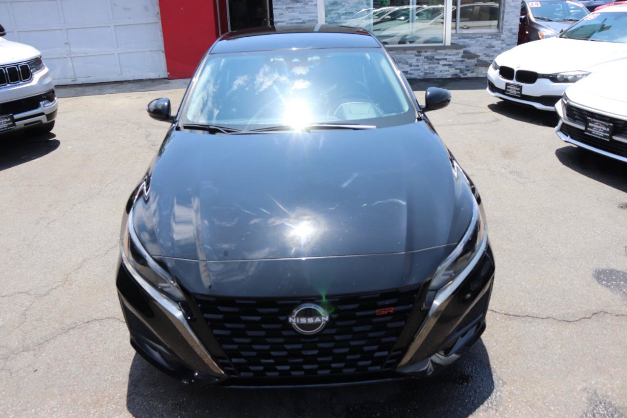 Used 2024 Nissan Altima 2.5 SR FWD image 9