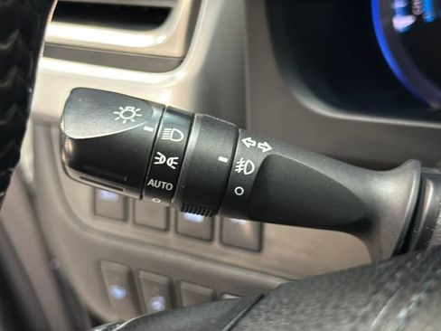 Used 2019 Toyota Highlander Limited AWD/4WD image 36