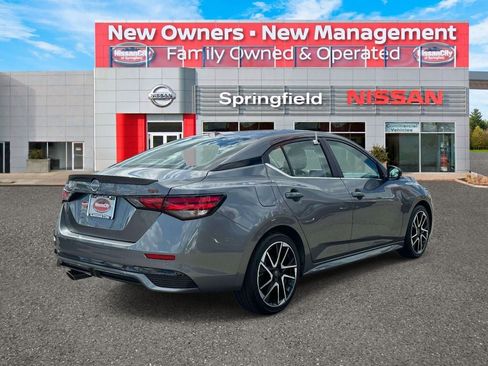 Used 2024 Nissan Sentra SR w/ SR Premium Package FWD image 5