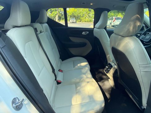 Used 2024 Volvo XC40 B5 Plus w/ Protection Package Premier AWD/4WD image 20